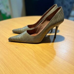 N.Y.L.A. Purple Metallic Pointed Toe Stiletto Heels